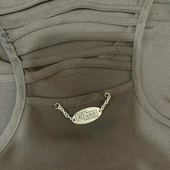 Women Cut Out Back Black Tank Top Sz Medium - Picture 9 of 12